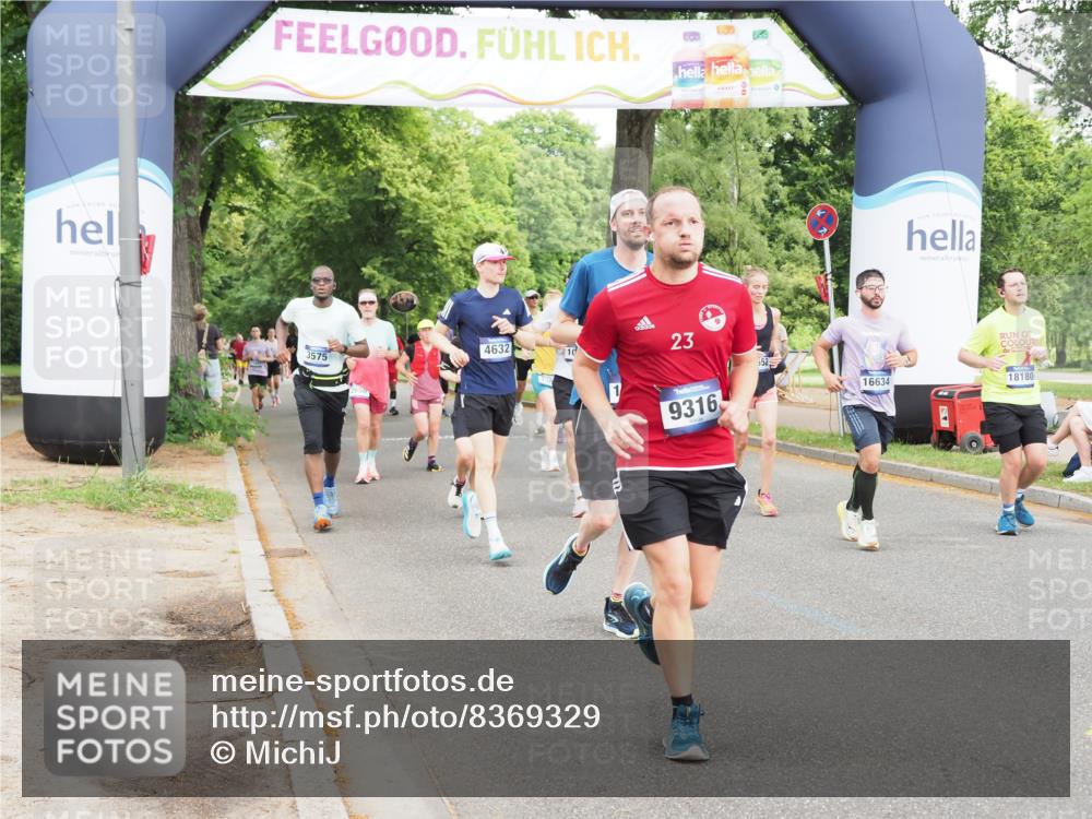 29.06.2025 - hella hamburg halbmarathon MichiJ http://msf.ph/oto/8369329 29.06.2025 10:44:24 Zwischen KM18-KM19 2652, 2656, 3575, 4632, 5134, 5391, 6892, 7159, 9316, 10788, 11645, 15110, 15220, 16418, 16531, 16634, 16909, 17405, 17848, 18180 meine-sportfotos.de