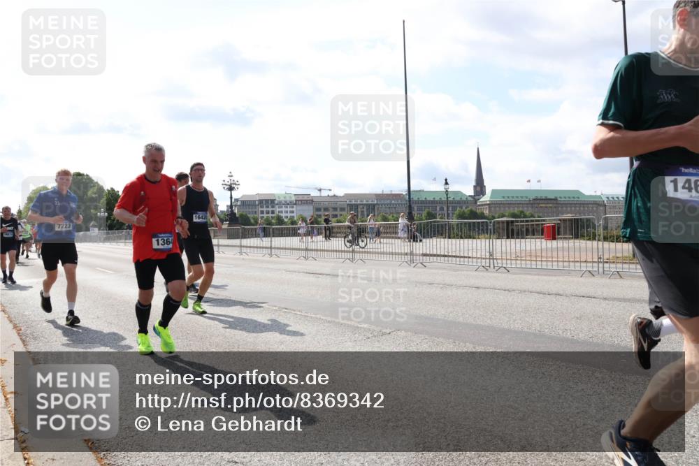29.06.2025 - hella hamburg halbmarathon Lena Gebhardt http://msf.ph/oto/8369342 29.06.2025 10:02:05 Lombardsbrücke 7223, 1364, 16420, 146, 1184, 1329, 1364, 1432, 1453, 1464, 1653, 1729, 1881, 1940, 2142, 2322, 2323, 2806, 2957, 3039, 3169, 4286, 4328, 4663, 4985, 5602, 5603, 5742, 5763, 6166, 6295, 6322, 6327, 6438, 6595, 7031, 7189, 7223, 7243, 8578, 8926, 9020, 9021, 9156, 9230, 9353, 9741, 9928, 10177, 10866, 10882, 10915, 11554, 11871, 11938, 12315, 12316, 12491, 14471, 14660, 14677, 16420 meine-sportfotos.de