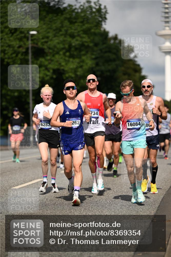 29.06.2025 - hella hamburg halbmarathon Dr. Thomas Lammeyer http://msf.ph/oto/8369354 29.06.2025 09:57:22 Kennedybrücke 1466, 2270, 2516, 2890, 2937, 3004, 3186, 3414, 3852, 4140, 4235, 4247, 4949, 5115, 5362, 5460, 5528, 5532, 5650, 6071, 6203, 6282, 6388, 6460, 6575, 6903, 7167, 7385, 7448, 7480, 7734, 8023, 9030, 9043, 9126, 9200, 9303, 9305, 9633, 9723, 9965, 10792, 11077, 11283 meine-sportfotos.de