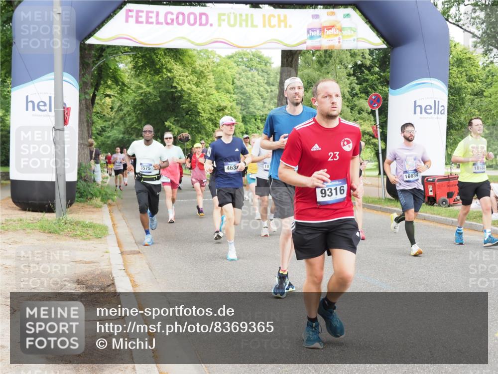 29.06.2025 - hella hamburg halbmarathon MichiJ http://msf.ph/oto/8369365 29.06.2025 10:44:24 Zwischen KM18-KM19 2652, 2656, 3575, 4632, 5134, 5391, 6892, 7159, 9316, 10788, 11645, 15110, 15220, 16418, 16531, 16634, 16909, 17405, 17848, 18180 meine-sportfotos.de
