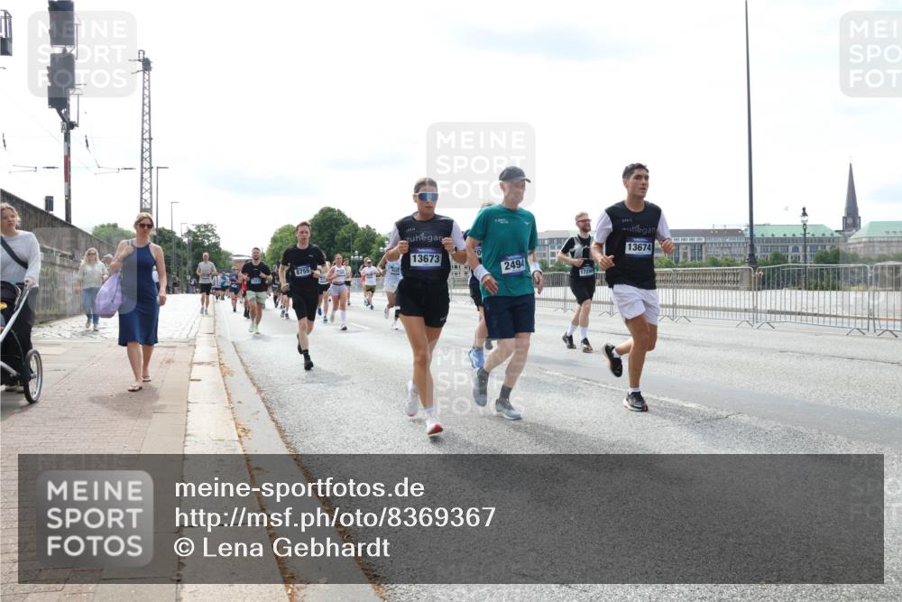 29.06.2025 - hella hamburg halbmarathon Lena Gebhardt http://msf.ph/oto/8369367 29.06.2025 10:14:45 Lombardsbrücke 13673, 0, 8755, 2494, 17298, 13674, 1071, 1379, 1406, 1575, 1728, 2046, 2140, 2494, 2601, 2690, 2990, 3020, 3025, 3154, 3454, 3507, 3509, 3691, 3756, 3834, 3844, 4641, 5191, 5608, 5670, 5800, 5981, 6028, 6083, 6089, 6181, 6248, 6366, 6935, 7195, 7209, 7439, 7802, 7840, 8055, 8147, 8239, 8275, 8409, 8522, 8563, 8755, 8854, 8892, 9113, 9173, 9556, 9663, 9709, 9911, 10224, 10391, 10589, 10610, 10717, 10963, 11271, 12467, 13237, 14488, 16126 meine-sportfotos.de