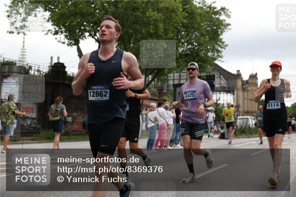 29.06.2025 - hella hamburg halbmarathon Yannick Fuchs http://msf.ph/oto/8369376 29.06.2025 10:53:31 20KM 2348, 2780, 3114, 3279, 3425, 4238, 4796, 4986, 5885, 6087, 6220, 6438, 7031, 7287, 8030, 8326, 8481, 8807, 9985, 10488, 10587, 10896, 11018, 11114, 11158, 11159, 11250, 11757, 11935, 11938, 12206, 12261, 12564, 12736, 12779, 12862, 13583, 13706, 13761, 14567, 14732, 14902, 14928, 14965, 15785, 15914, 16227, 16530, 16754, 16910, 16915, 16980, 17176, 17304, 17503, 17630, 18467, 18485, 18716, 18855, 19015, 19160 meine-sportfotos.de