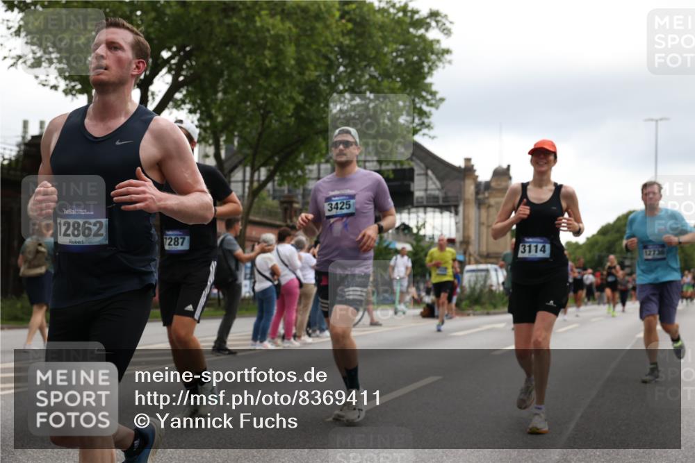 29.06.2025 - hella hamburg halbmarathon Yannick Fuchs http://msf.ph/oto/8369411 29.06.2025 10:53:32 20KM 2348, 2780, 3114, 3279, 3425, 4238, 4379, 4796, 4986, 5885, 6087, 6220, 6438, 7287, 7824, 8030, 8326, 8481, 8807, 9985, 10488, 10587, 10896, 11018, 11114, 11158, 11159, 11250, 11757, 11935, 11938, 12206, 12261, 12564, 12736, 12779, 12862, 13706, 13761, 14567, 14732, 14902, 14928, 14965, 15785, 15914, 16227, 16530, 16754, 16910, 16915, 16980, 17176, 17304, 17503, 18467, 18485, 18716, 18855, 19015, 19160 meine-sportfotos.de