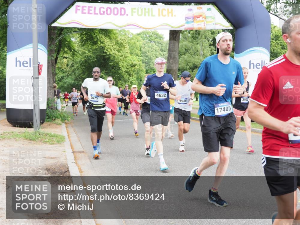 29.06.2025 - hella hamburg halbmarathon MichiJ http://msf.ph/oto/8369424 29.06.2025 10:44:25 Zwischen KM18-KM19 2652, 2656, 3575, 4632, 5391, 6892, 7159, 9316, 10788, 11645, 15220, 15664, 16418, 16531, 16634, 16909, 17405, 17848, 18180 meine-sportfotos.de
