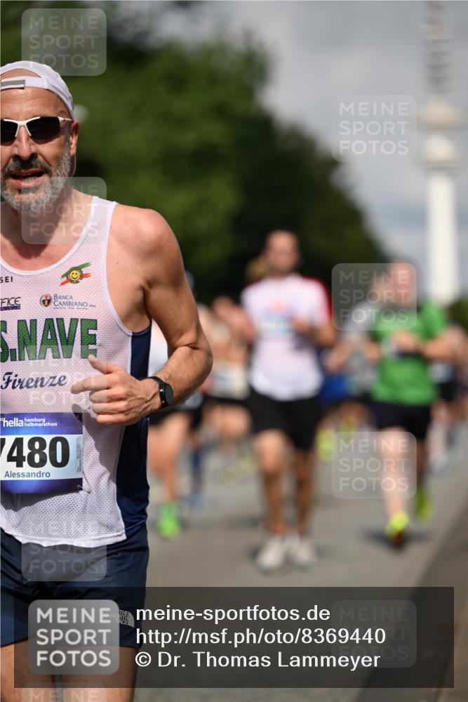 29.06.2025 - hella hamburg halbmarathon Dr. Thomas Lammeyer http://msf.ph/oto/8369440 29.06.2025 09:57:25 Kennedybrücke 1466, 1902, 2270, 2516, 2890, 2937, 3004, 3186, 3414, 3852, 4140, 4235, 4247, 4949, 5115, 5362, 5460, 5528, 5532, 5650, 6071, 6282, 6388, 6575, 6903, 7167, 7385, 7448, 7480, 7734, 8023, 8269, 9030, 9043, 9126, 9200, 9633, 9723, 9965, 10792, 11077, 11283 meine-sportfotos.de