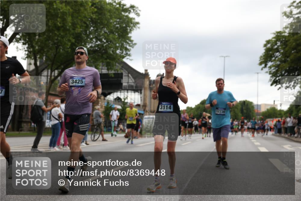 29.06.2025 - hella hamburg halbmarathon Yannick Fuchs http://msf.ph/oto/8369448 29.06.2025 10:53:32 20KM 2348, 2780, 3114, 3279, 3425, 4238, 4379, 4796, 4986, 5885, 6087, 6220, 6438, 7287, 7824, 8030, 8326, 8481, 8807, 9985, 10488, 10587, 10896, 11018, 11114, 11158, 11159, 11250, 11757, 11935, 11938, 12206, 12261, 12564, 12736, 12779, 12862, 13706, 13761, 14567, 14732, 14902, 14928, 14965, 15785, 15914, 16227, 16530, 16754, 16910, 16915, 16980, 17176, 17304, 17503, 18467, 18485, 18716, 18855, 19015, 19160 meine-sportfotos.de