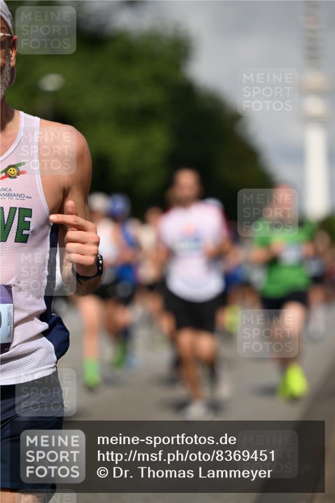 29.06.2025 - hella hamburg halbmarathon Dr. Thomas Lammeyer http://msf.ph/oto/8369451 29.06.2025 09:57:25 Kennedybrücke 1466, 1902, 2270, 2516, 2890, 2937, 3004, 3186, 3414, 3852, 4140, 4235, 4247, 4949, 5115, 5362, 5460, 5528, 5532, 5650, 6071, 6282, 6388, 6575, 6903, 7167, 7385, 7448, 7480, 7734, 8023, 8269, 9030, 9043, 9126, 9200, 9633, 9723, 9965, 10792, 11077, 11283 meine-sportfotos.de