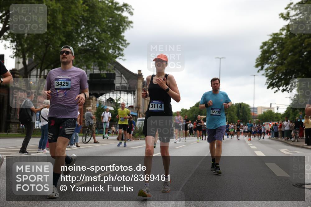 29.06.2025 - hella hamburg halbmarathon Yannick Fuchs http://msf.ph/oto/8369461 29.06.2025 10:53:32 20KM 2348, 2780, 3114, 3279, 3425, 4238, 4379, 4796, 4986, 5885, 6087, 6220, 6438, 7287, 7824, 8030, 8326, 8481, 8807, 9985, 10488, 10587, 10896, 11018, 11114, 11158, 11159, 11250, 11757, 11935, 11938, 12206, 12261, 12564, 12736, 12779, 12862, 13706, 13761, 14567, 14732, 14902, 14928, 14965, 15785, 15914, 16227, 16530, 16754, 16910, 16915, 16980, 17176, 17304, 17503, 18467, 18485, 18716, 18855, 19015, 19160 meine-sportfotos.de