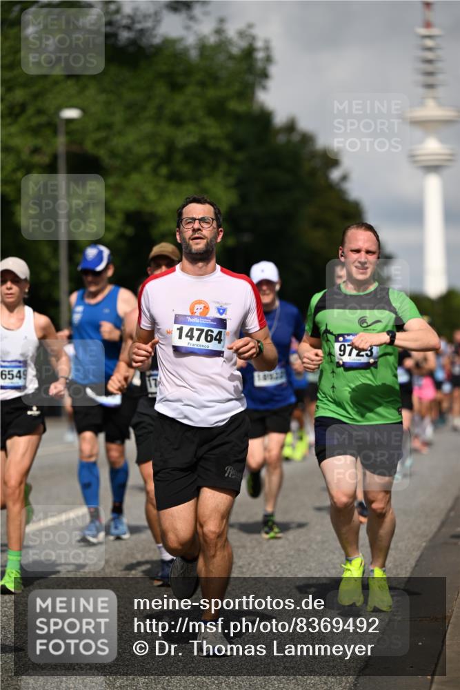 29.06.2025 - hella hamburg halbmarathon Dr. Thomas Lammeyer http://msf.ph/oto/8369492 29.06.2025 09:57:26 Kennedybrücke 1466, 1902, 2270, 2516, 2890, 2937, 3004, 3186, 3414, 3852, 4140, 4235, 4247, 4949, 5115, 5362, 5460, 5528, 5532, 5650, 6071, 6282, 6388, 6575, 6903, 7167, 7385, 7480, 7734, 8023, 8269, 9030, 9043, 9126, 9200, 9633, 9723, 9965, 10792, 11077, 11283 meine-sportfotos.de