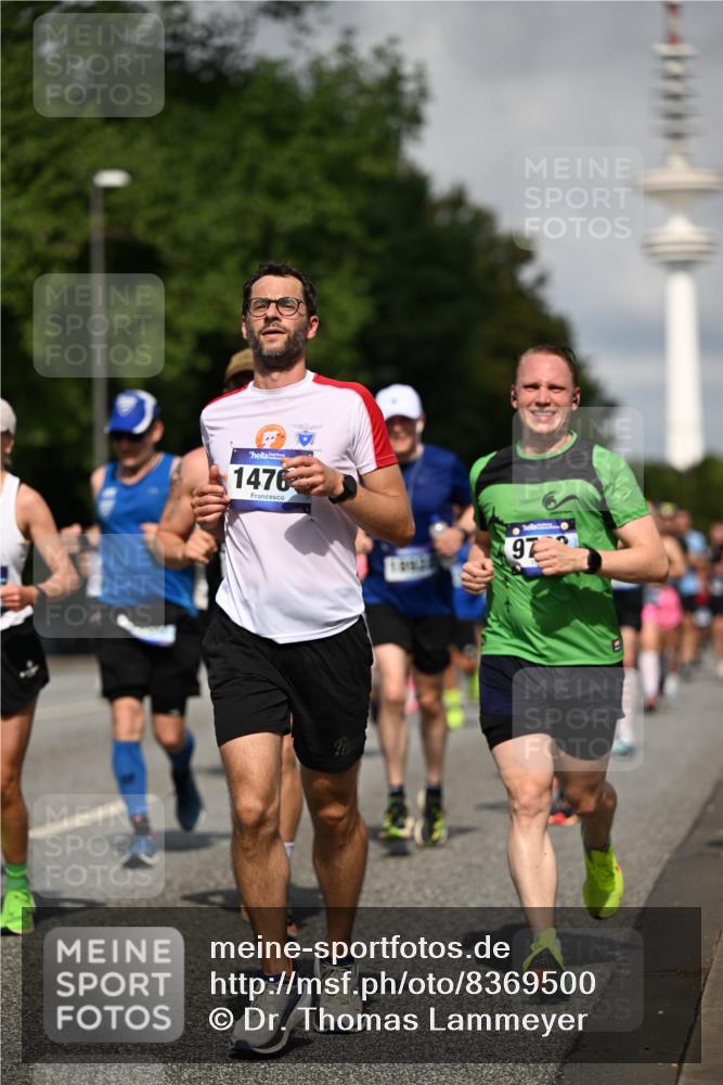29.06.2025 - hella hamburg halbmarathon Dr. Thomas Lammeyer http://msf.ph/oto/8369500 29.06.2025 09:57:26 Kennedybrücke 1466, 1902, 2270, 2516, 2890, 2937, 3004, 3186, 3414, 3852, 4140, 4235, 4247, 4949, 5115, 5362, 5460, 5528, 5532, 5650, 6071, 6282, 6388, 6575, 6903, 7167, 7385, 7480, 7734, 8023, 8269, 9030, 9043, 9126, 9200, 9633, 9723, 9965, 10792, 11077, 11283 meine-sportfotos.de