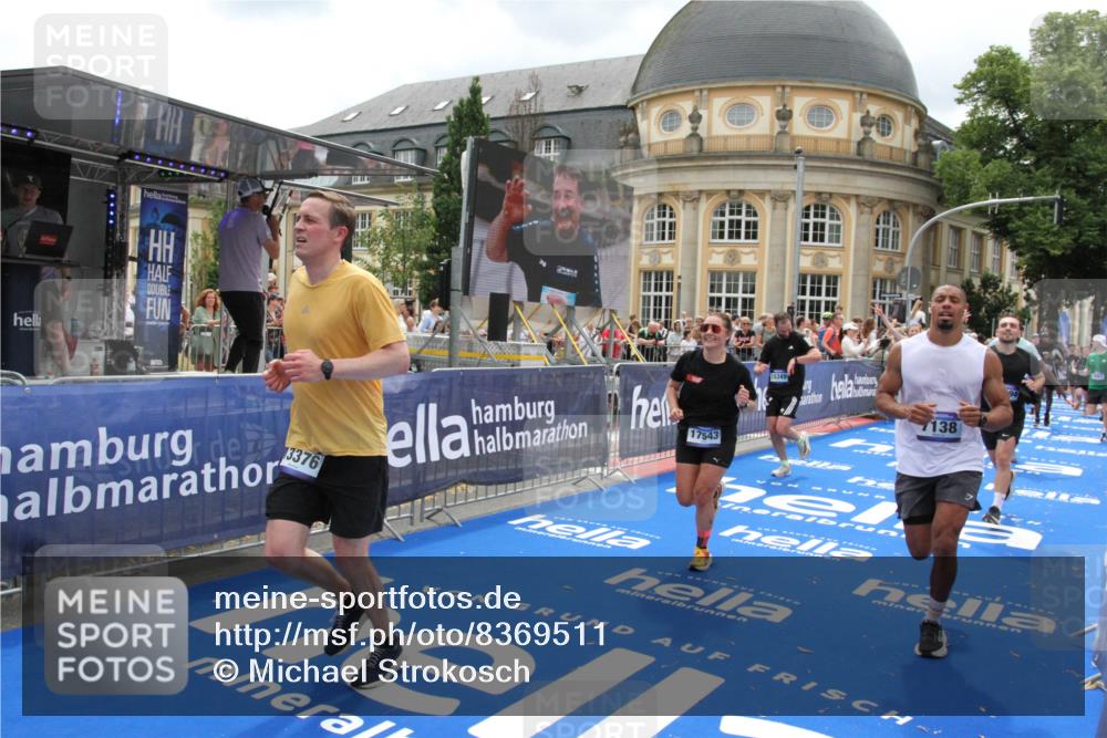 29.06.2025 - hella hamburg halbmarathon Michael Strokosch http://msf.ph/oto/8369511 29.06.2025 10:57:59 Ziel 1200, 2025, 2806, 2883, 3093, 3575, 4579, 6531, 7138, 7159, 7189, 8089, 9820, 11394, 12378, 13376, 13465, 14881, 15349, 15527, 17543, 18492, 18762 meine-sportfotos.de