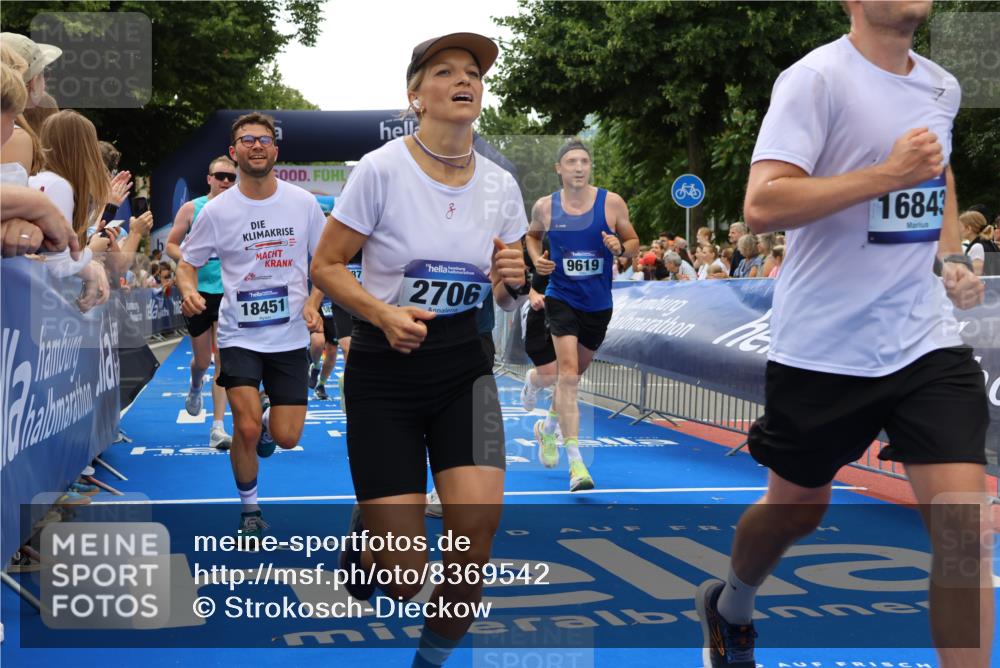 29.06.2025 - hella hamburg halbmarathon Strokosch-Dieckow http://msf.ph/oto/8369542 29.06.2025 10:49:41 Ziel 2504, 2706, 2937, 3060, 3543, 5894, 5978, 6115, 6125, 7332, 9038, 9463, 9551, 9619, 9649, 9723, 9924, 11679, 11975, 11977, 13159, 14794, 15392, 16843, 16877, 17001, 17282, 17753, 18058, 18451, 18926 meine-sportfotos.de