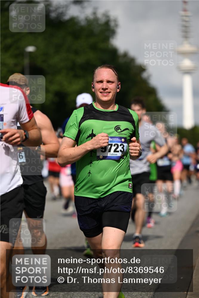 29.06.2025 - hella hamburg halbmarathon Dr. Thomas Lammeyer http://msf.ph/oto/8369546 29.06.2025 09:57:28 Kennedybrücke 1424, 1466, 1902, 2270, 2516, 2890, 2937, 3004, 3414, 3852, 4140, 4235, 4237, 4247, 4949, 5115, 5362, 5460, 5528, 5532, 5650, 6282, 6388, 6575, 6903, 7167, 7385, 7480, 7734, 8023, 8269, 8928, 9030, 9043, 9105, 9126, 9200, 9633, 9723, 9965, 10792, 11077, 11283 meine-sportfotos.de