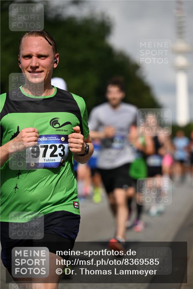 29.06.2025 - hella hamburg halbmarathon Dr. Thomas Lammeyer http://msf.ph/oto/8369585 29.06.2025 09:57:28 Kennedybrücke 1424, 1466, 1902, 2270, 2516, 2890, 2937, 3004, 3414, 3852, 4140, 4235, 4237, 4247, 4949, 5115, 5362, 5460, 5528, 5532, 5650, 6282, 6388, 6575, 6903, 7167, 7385, 7480, 7734, 8023, 8269, 8928, 9030, 9043, 9105, 9126, 9200, 9633, 9723, 9965, 10792, 11077, 11283 meine-sportfotos.de