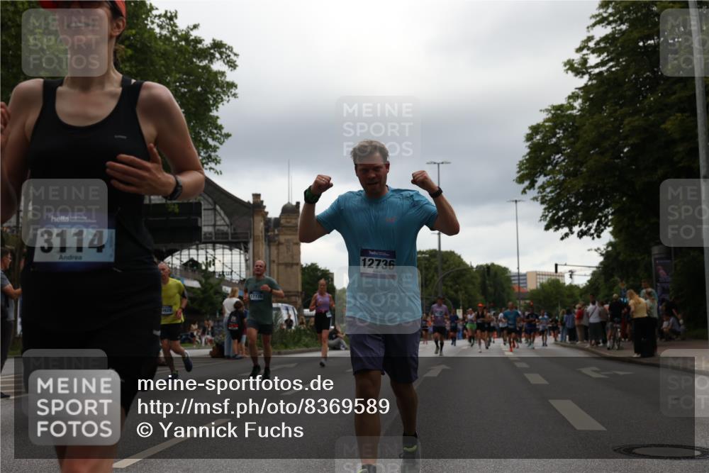 29.06.2025 - hella hamburg halbmarathon Yannick Fuchs http://msf.ph/oto/8369589 29.06.2025 10:53:33 20KM 2780, 3114, 3279, 3425, 4238, 4379, 4796, 4986, 5885, 6087, 6220, 6438, 7287, 7824, 8030, 8326, 8481, 8807, 9985, 10488, 10587, 10896, 11018, 11114, 11158, 11159, 11250, 11757, 11935, 11938, 12206, 12261, 12406, 12564, 12736, 12779, 12862, 13706, 13761, 14567, 14732, 14902, 14928, 14965, 15785, 15914, 16227, 16530, 16754, 16915, 16980, 17176, 17304, 17503, 18467, 18485, 18716, 18855, 19015, 19160 meine-sportfotos.de