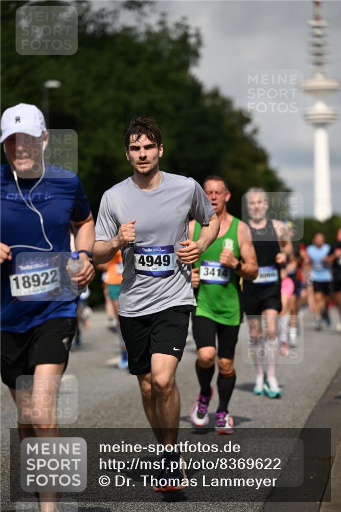 29.06.2025 - hella hamburg halbmarathon Dr. Thomas Lammeyer http://msf.ph/oto/8369622 29.06.2025 09:57:29 Kennedybrücke 1424, 1466, 1902, 2270, 2516, 2890, 2937, 3414, 3852, 4140, 4235, 4237, 4247, 4949, 5115, 5362, 5460, 5528, 5532, 5650, 6282, 6388, 6575, 6903, 7167, 7385, 7480, 7734, 8023, 8269, 8928, 9030, 9043, 9105, 9200, 9633, 9723, 9965, 10792, 11077, 11283 meine-sportfotos.de