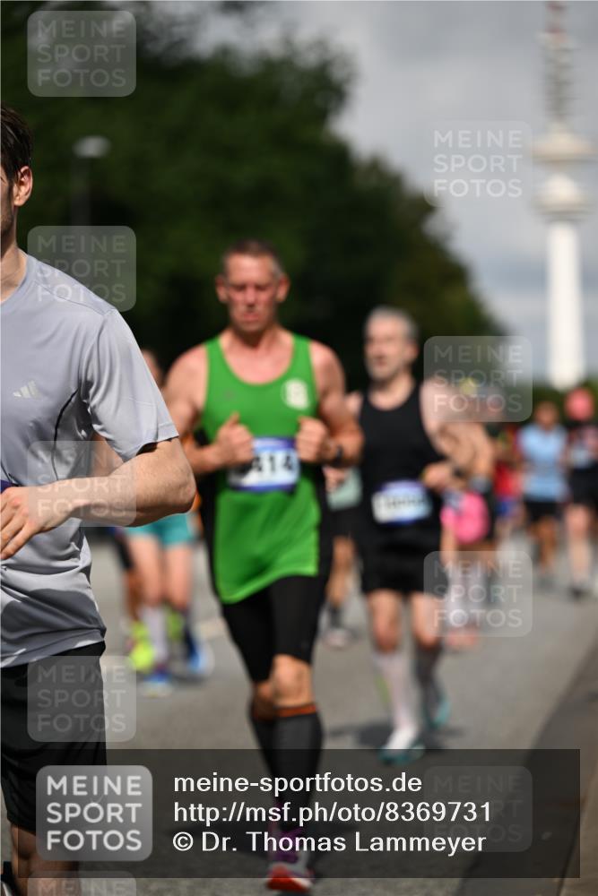 29.06.2025 - hella hamburg halbmarathon Dr. Thomas Lammeyer http://msf.ph/oto/8369731 29.06.2025 09:57:30 Kennedybrücke 1424, 1466, 1902, 2270, 2516, 2890, 2937, 3414, 3785, 3852, 4140, 4235, 4237, 4247, 4949, 5115, 5362, 5460, 5528, 5532, 5650, 6282, 6388, 6575, 6903, 7167, 7385, 7480, 7734, 8023, 8269, 8928, 9030, 9043, 9105, 9200, 9482, 9633, 9723, 9965, 10792, 11077, 11283 meine-sportfotos.de