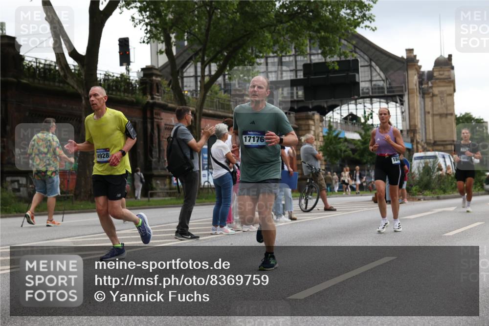 29.06.2025 - hella hamburg halbmarathon Yannick Fuchs http://msf.ph/oto/8369759 29.06.2025 10:53:35 20KM 2780, 3114, 3279, 3425, 4238, 4379, 4796, 4986, 5885, 6087, 6220, 6438, 7287, 7824, 8030, 8326, 8481, 8807, 9985, 10488, 10587, 10896, 11018, 11114, 11158, 11159, 11250, 11757, 11935, 12206, 12261, 12406, 12564, 12736, 12779, 12862, 13706, 13761, 14567, 14732, 14928, 14965, 15525, 15785, 15914, 16227, 16530, 16754, 16915, 16980, 17176, 17304, 17860, 18377, 18467, 18485, 18716, 18855 meine-sportfotos.de