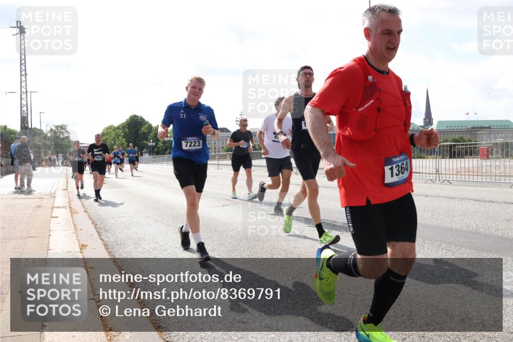 29.06.2025 - hella hamburg halbmarathon Lena Gebhardt http://msf.ph/oto/8369791 29.06.2025 10:02:06 Lombardsbrücke 16614, 7223, 1364, 1184, 1254, 1364, 1432, 1453, 1464, 1653, 1729, 1881, 1940, 2142, 2322, 2323, 2806, 2957, 3039, 3169, 4286, 4328, 4985, 5602, 5603, 5742, 5763, 6166, 6295, 6322, 6327, 6438, 6595, 7031, 7189, 7223, 7243, 8578, 8926, 9020, 9021, 9156, 9230, 9353, 9741, 9928, 10177, 10866, 10882, 10915, 11554, 11871, 11938, 12315, 12316, 12491, 14471, 14660, 14677, 16420 meine-sportfotos.de