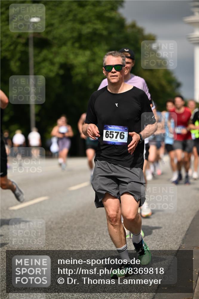 29.06.2025 - hella hamburg halbmarathon Dr. Thomas Lammeyer http://msf.ph/oto/8369818 29.06.2025 10:19:40 Kennedybrücke 1440, 1890, 2076, 2140, 2494, 2720, 2989, 3167, 3417, 4007, 4466, 5069, 5423, 6376, 6576, 7897, 7941, 7942, 8885, 9192, 9556, 9657, 9847, 10108, 10608, 10963 meine-sportfotos.de