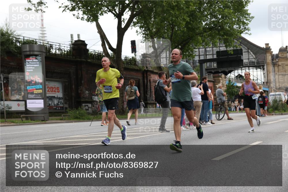 29.06.2025 - hella hamburg halbmarathon Yannick Fuchs http://msf.ph/oto/8369827 29.06.2025 10:53:35 20KM 2780, 3114, 3279, 3425, 4238, 4379, 4796, 4986, 5885, 6087, 6220, 6438, 7287, 7824, 8030, 8326, 8481, 8807, 9985, 10488, 10587, 10896, 11018, 11114, 11158, 11159, 11250, 11757, 11935, 12206, 12261, 12406, 12564, 12736, 12779, 12862, 13706, 13761, 14567, 14732, 14928, 14965, 15525, 15785, 15914, 16227, 16530, 16754, 16915, 16980, 17176, 17304, 17860, 18377, 18467, 18485, 18716, 18855 meine-sportfotos.de