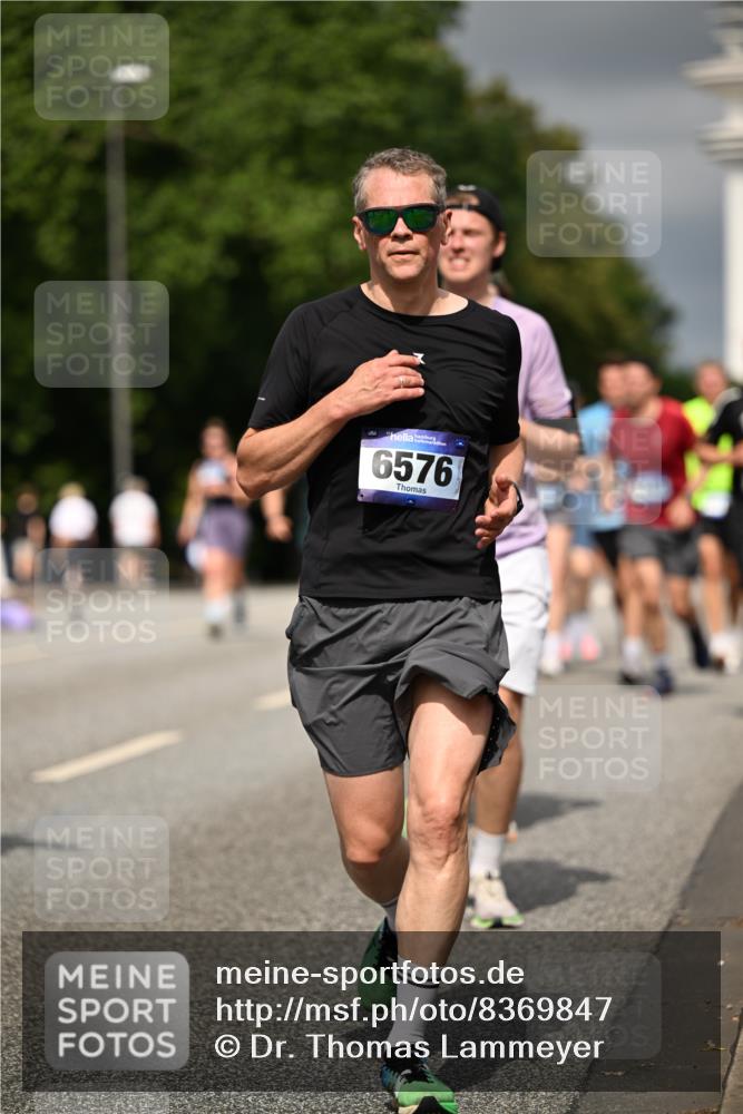 29.06.2025 - hella hamburg halbmarathon Dr. Thomas Lammeyer http://msf.ph/oto/8369847 29.06.2025 10:19:40 Kennedybrücke 1440, 1890, 2076, 2140, 2494, 2720, 2989, 3167, 3417, 4007, 4466, 5069, 5423, 6376, 6576, 7897, 7941, 7942, 8885, 9192, 9556, 9657, 9847, 10108, 10608, 10963 meine-sportfotos.de
