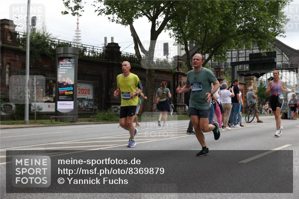 29.06.2025 - hella hamburg halbmarathon Yannick Fuchs http://msf.ph/oto/8369879 29.06.2025 10:53:35 20KM 2780, 3114, 3279, 3425, 4238, 4379, 4796, 4986, 5885, 6087, 6220, 6438, 7287, 7824, 8030, 8326, 8481, 8807, 9985, 10488, 10587, 10896, 11018, 11114, 11158, 11159, 11250, 11757, 11935, 12206, 12261, 12406, 12564, 12736, 12779, 12862, 13706, 13761, 14567, 14732, 14928, 14965, 15525, 15785, 15914, 16227, 16530, 16754, 16915, 16980, 17176, 17304, 17860, 18377, 18467, 18485, 18716, 18855 meine-sportfotos.de