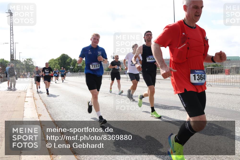 29.06.2025 - hella hamburg halbmarathon Lena Gebhardt http://msf.ph/oto/8369880 29.06.2025 10:02:06 Lombardsbrücke 12837, 7223, 1642, 1364, 1184, 1254, 1364, 1432, 1453, 1464, 1653, 1729, 1881, 1940, 2142, 2322, 2323, 2806, 2957, 3039, 3169, 4286, 4328, 4985, 5602, 5603, 5742, 5763, 6166, 6295, 6322, 6327, 6438, 6595, 7031, 7189, 7223, 7243, 8578, 8926, 9020, 9021, 9156, 9230, 9353, 9741, 9928, 10177, 10866, 10882, 10915, 11554, 11871, 11938, 12315, 12316, 12491, 14471, 14660, 14677, 16420 meine-sportfotos.de