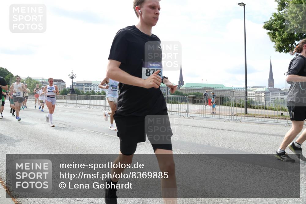 29.06.2025 - hella hamburg halbmarathon Lena Gebhardt http://msf.ph/oto/8369885 29.06.2025 10:14:47 Lombardsbrücke 9173, 3691, 8055, 875, 1071, 1379, 1406, 1575, 1728, 2046, 2140, 2494, 2601, 2690, 2990, 3020, 3025, 3154, 3454, 3507, 3509, 3691, 3756, 3834, 3844, 4641, 5191, 5608, 5670, 5800, 5981, 6028, 6083, 6089, 6181, 6248, 6366, 6935, 7195, 7209, 7439, 7802, 7840, 8055, 8147, 8239, 8275, 8522, 8563, 8755, 8854, 8892, 9113, 9173, 9556, 9663, 9709, 9911, 10224, 10391, 10589, 10610, 10717, 10963, 11271, 11598, 12467, 13237, 14488, 16126 meine-sportfotos.de