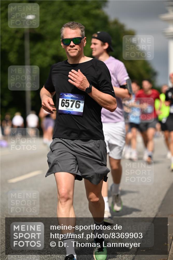29.06.2025 - hella hamburg halbmarathon Dr. Thomas Lammeyer http://msf.ph/oto/8369903 29.06.2025 10:19:40 Kennedybrücke 1440, 1890, 2076, 2140, 2494, 2720, 2989, 3167, 3417, 4007, 4466, 5069, 5423, 6376, 6576, 7897, 7941, 7942, 8885, 9192, 9556, 9657, 9847, 10108, 10608, 10963 meine-sportfotos.de
