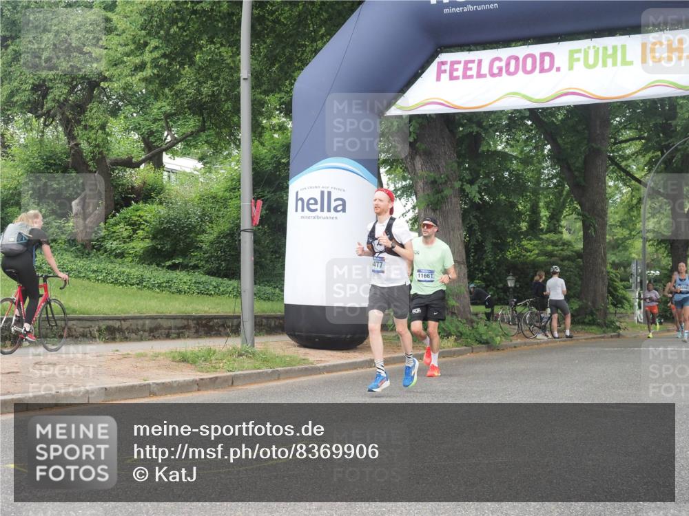 29.06.2025 - hella hamburg halbmarathon KatJ http://msf.ph/oto/8369906 29.06.2025 10:23:33 Zwischen KM18-KM19 3005, 4477, 5152 meine-sportfotos.de