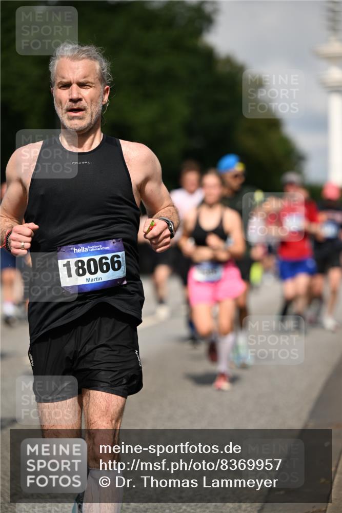 29.06.2025 - hella hamburg halbmarathon Dr. Thomas Lammeyer http://msf.ph/oto/8369957 29.06.2025 09:57:32 Kennedybrücke 1424, 1466, 1902, 2270, 2516, 2890, 2937, 3414, 3785, 3852, 4140, 4235, 4237, 4247, 4949, 5115, 5362, 5460, 5528, 5532, 5650, 6282, 6388, 6575, 7167, 7385, 7480, 7734, 8023, 8269, 8928, 9030, 9043, 9105, 9200, 9482, 9633, 9723, 9965, 10792, 11077, 11283 meine-sportfotos.de
