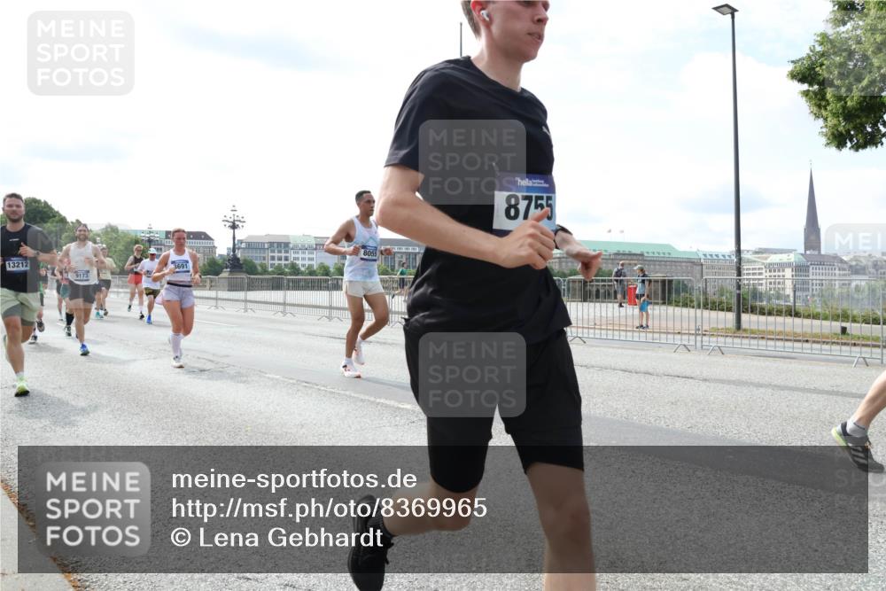 29.06.2025 - hella hamburg halbmarathon Lena Gebhardt http://msf.ph/oto/8369965 29.06.2025 10:14:47 Lombardsbrücke 13212, 9173, 3691, 8055, 8755, 1071, 1379, 1406, 1575, 1728, 2046, 2140, 2494, 2601, 2690, 2990, 3020, 3025, 3154, 3454, 3507, 3509, 3691, 3756, 3834, 3844, 4641, 5191, 5608, 5670, 5800, 5981, 6028, 6083, 6089, 6181, 6248, 6366, 6935, 7195, 7209, 7439, 7802, 7840, 8055, 8147, 8239, 8275, 8522, 8563, 8755, 8854, 8892, 9113, 9173, 9556, 9663, 9709, 9911, 10224, 10391, 10589, 10610, 10717, 10963, 11271, 11598, 12467, 13237, 14488, 16126 meine-sportfotos.de