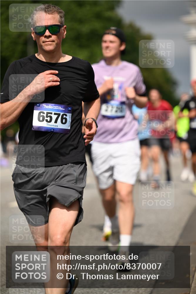 29.06.2025 - hella hamburg halbmarathon Dr. Thomas Lammeyer http://msf.ph/oto/8370007 29.06.2025 10:19:41 Kennedybrücke 1440, 2076, 2140, 2494, 2720, 2989, 3167, 3417, 4007, 4466, 5069, 5423, 6376, 6576, 7897, 7941, 7942, 8885, 9192, 9556, 9657, 9847, 10108, 10608, 10963 meine-sportfotos.de