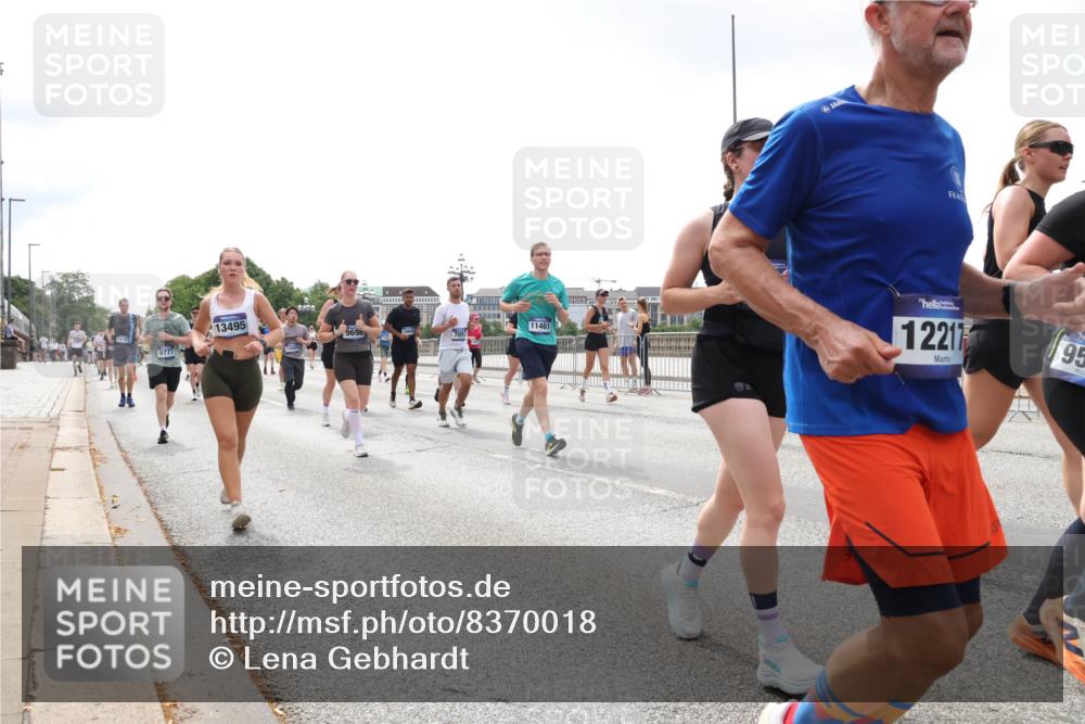 29.06.2025 - hella hamburg halbmarathon Lena Gebhardt http://msf.ph/oto/8370018 29.06.2025 10:39:41 Lombardsbrücke 9777, 13495, 9698, 11461, 12217, 95, 1076, 1586, 1856, 1883, 1899, 2092, 2313, 2578, 2843, 2976, 3046, 3275, 3353, 3727, 3882, 3883, 3884, 4298, 4523, 4603, 4609, 4659, 4752, 4855, 4882, 5045, 5229, 5654, 5701, 6321, 6342, 6343, 6427, 6428, 6698, 6719, 6726, 6739, 6748, 7045, 7053, 7125, 7199, 7341, 7429, 7455, 7456, 7501, 7506, 7524, 7684, 8107, 8203, 8243, 8612, 8995, 9393, 9420, 9569, 9698, 9747, 9777, 10441, 10512, 10516 meine-sportfotos.de
