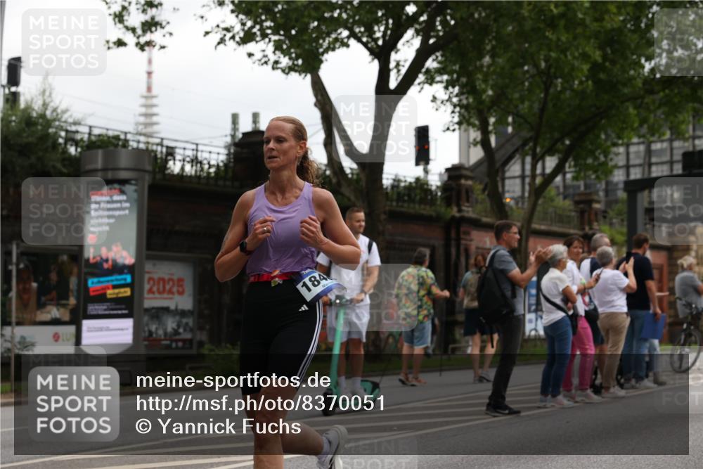 29.06.2025 - hella hamburg halbmarathon Yannick Fuchs http://msf.ph/oto/8370051 29.06.2025 10:53:38 20KM 2780, 3114, 3425, 4238, 4379, 4796, 4986, 6327, 7287, 7824, 8030, 8326, 8481, 8807, 9741, 9985, 10488, 10587, 10896, 11018, 11114, 11158, 11159, 11250, 11757, 12261, 12406, 12736, 12779, 12862, 13036, 13706, 13761, 14471, 14928, 15083, 15525, 15785, 15914, 16227, 16530, 16754, 16915, 17176, 17304, 17860, 18377, 18485, 18716, 18855, 19178 meine-sportfotos.de
