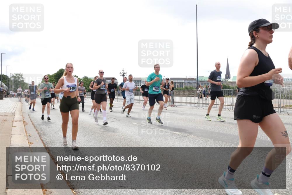 29.06.2025 - hella hamburg halbmarathon Lena Gebhardt http://msf.ph/oto/8370102 29.06.2025 10:39:41 Lombardsbrücke 9777, 3495, 9698, 141, 7053, 11461, 13574, 1076, 1586, 1856, 1883, 1899, 2092, 2313, 2578, 2843, 2976, 3046, 3275, 3353, 3727, 3882, 3883, 3884, 4298, 4523, 4603, 4609, 4659, 4752, 4855, 4882, 5045, 5229, 5654, 5701, 6321, 6342, 6343, 6427, 6428, 6698, 6719, 6726, 6739, 6748, 7045, 7053, 7125, 7199, 7341, 7429, 7455, 7456, 7501, 7506, 7524, 7684, 8107, 8203, 8243, 8612, 8995, 9393, 9420, 9569, 9698, 9747, 9777, 10441, 10512, 10516 meine-sportfotos.de