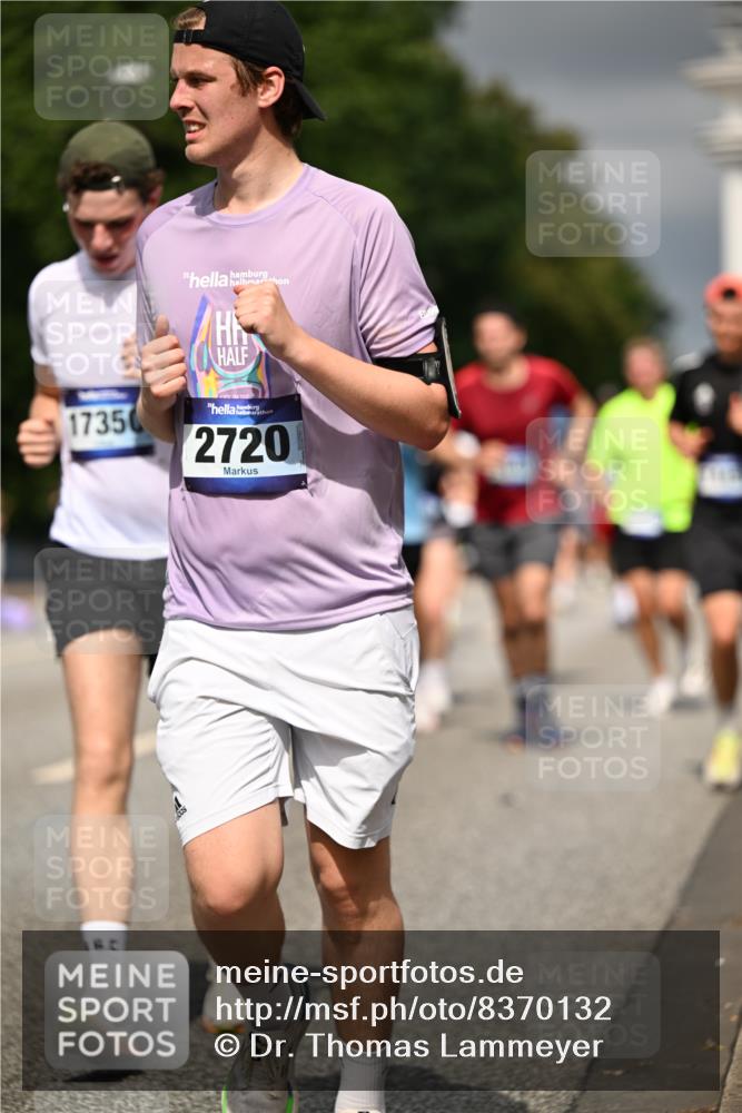29.06.2025 - hella hamburg halbmarathon Dr. Thomas Lammeyer http://msf.ph/oto/8370132 29.06.2025 10:19:42 Kennedybrücke 1440, 2076, 2140, 2494, 2720, 2989, 3167, 3417, 4007, 4466, 5423, 6376, 6576, 7897, 7941, 7942, 8885, 9192, 9307, 9556, 9657, 9847, 10108, 10608, 10963, 11303 meine-sportfotos.de