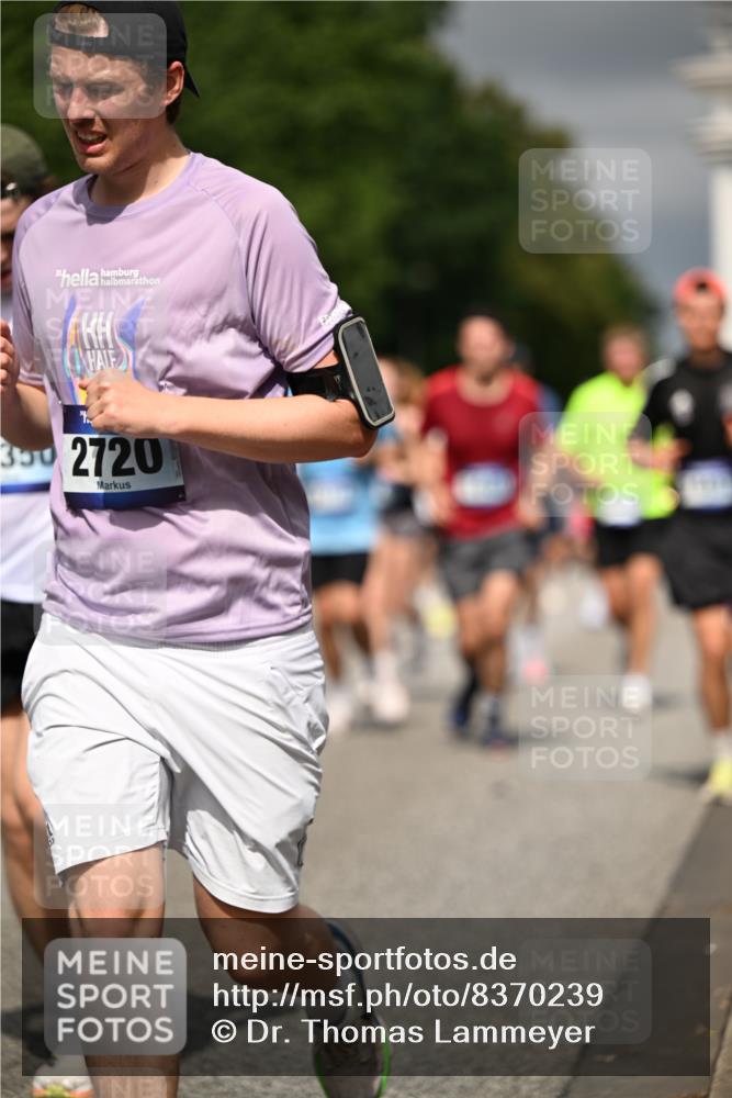 29.06.2025 - hella hamburg halbmarathon Dr. Thomas Lammeyer http://msf.ph/oto/8370239 29.06.2025 10:19:42 Kennedybrücke 1440, 2076, 2140, 2494, 2720, 2989, 3167, 3417, 4007, 4466, 5423, 6376, 6576, 7897, 7941, 7942, 8885, 9192, 9307, 9556, 9657, 9847, 10108, 10608, 10963, 11303 meine-sportfotos.de