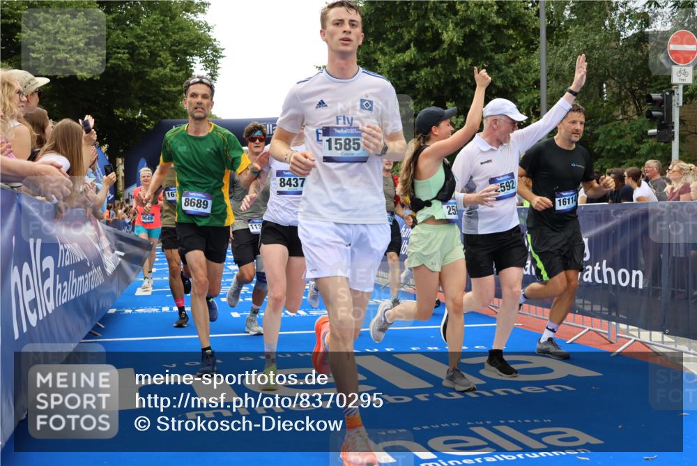29.06.2025 - hella hamburg halbmarathon Strokosch-Dieckow http://msf.ph/oto/8370295 29.06.2025 10:49:32 Ziel 1342, 1476, 2504, 2516, 2592, 2596, 2878, 2889, 2937, 5705, 5978, 6115, 8437, 8689, 8813, 9038, 9463, 9649, 11339, 11340, 11679, 11779, 11977, 12094, 13233, 13269, 14562, 14838, 15392, 15857, 16114, 16592, 16738, 16891, 17001, 18058, 18476, 18887, 18960 meine-sportfotos.de