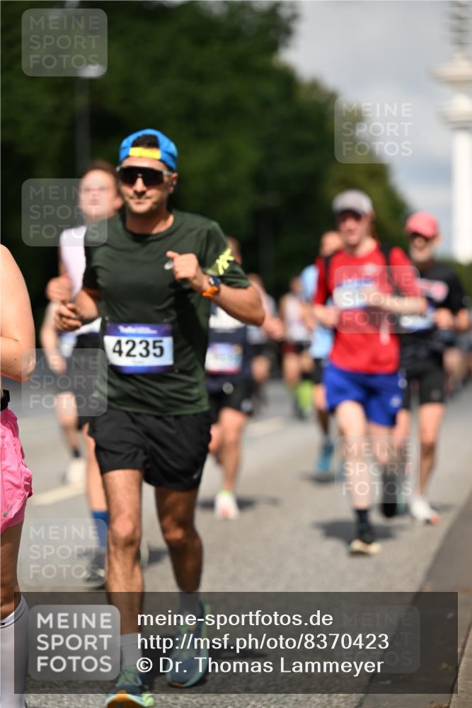 29.06.2025 - hella hamburg halbmarathon Dr. Thomas Lammeyer http://msf.ph/oto/8370423 29.06.2025 09:57:34 Kennedybrücke 1424, 1466, 1902, 2270, 2516, 2890, 2937, 3414, 3785, 3852, 4140, 4235, 4237, 4247, 4949, 5115, 5362, 5460, 5528, 5532, 5650, 6282, 6388, 6575, 6831, 7167, 7385, 7480, 7734, 8023, 8269, 8928, 9030, 9043, 9105, 9200, 9482, 9723, 9965, 10792, 11077, 11283 meine-sportfotos.de