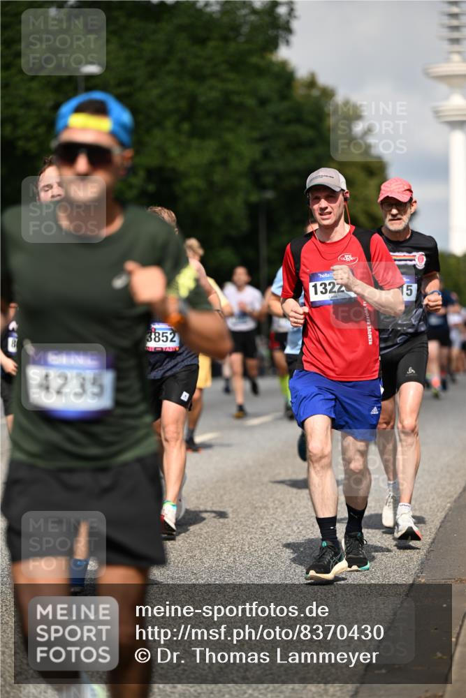 29.06.2025 - hella hamburg halbmarathon Dr. Thomas Lammeyer http://msf.ph/oto/8370430 29.06.2025 09:57:35 Kennedybrücke 1424, 1466, 1902, 2098, 2270, 2516, 2823, 2937, 3414, 3785, 3852, 4140, 4235, 4237, 4247, 4949, 5115, 5362, 5460, 5528, 5532, 5650, 6282, 6388, 6575, 6831, 7167, 7385, 7480, 7734, 8023, 8269, 8928, 9030, 9043, 9105, 9200, 9482, 9723, 9965, 10792, 11077 meine-sportfotos.de