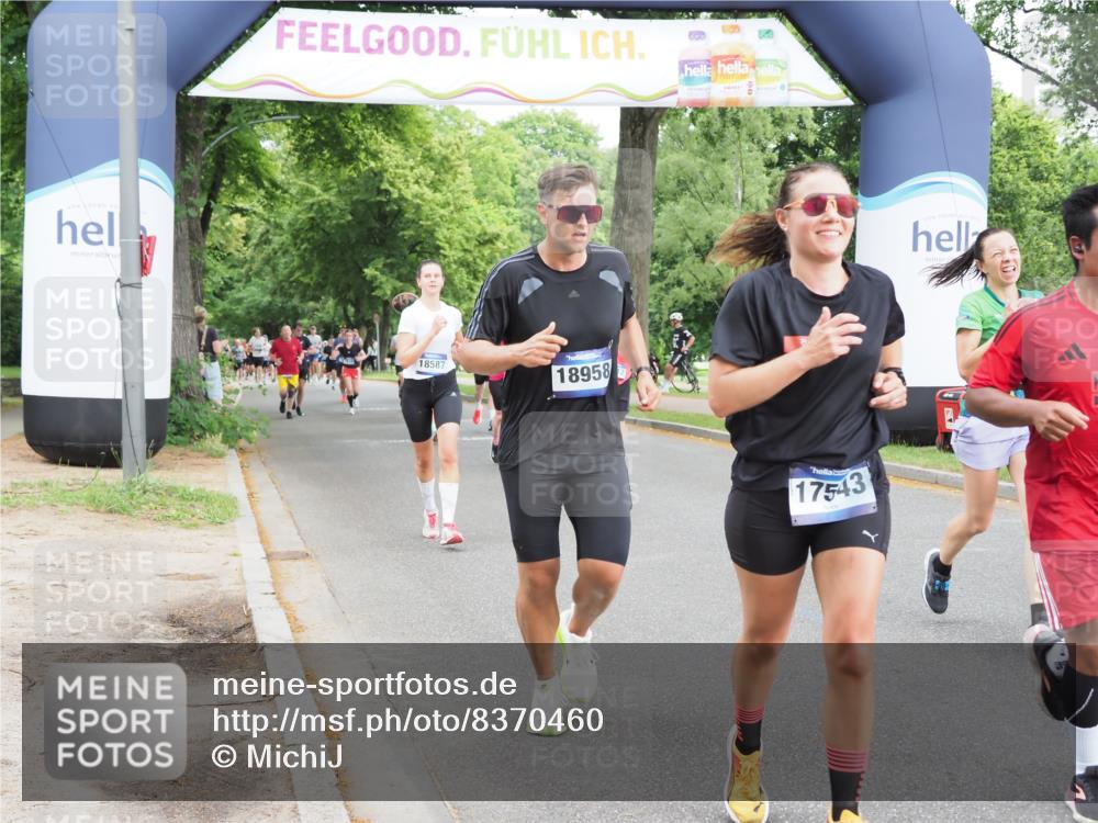 29.06.2025 - hella hamburg halbmarathon MichiJ http://msf.ph/oto/8370460 29.06.2025 10:44:33 Zwischen KM18-KM19 1239, 1387, 3141, 4579, 6592, 10599, 11018, 11043, 13863, 14266, 15664, 16227, 17543, 18325, 18531 meine-sportfotos.de