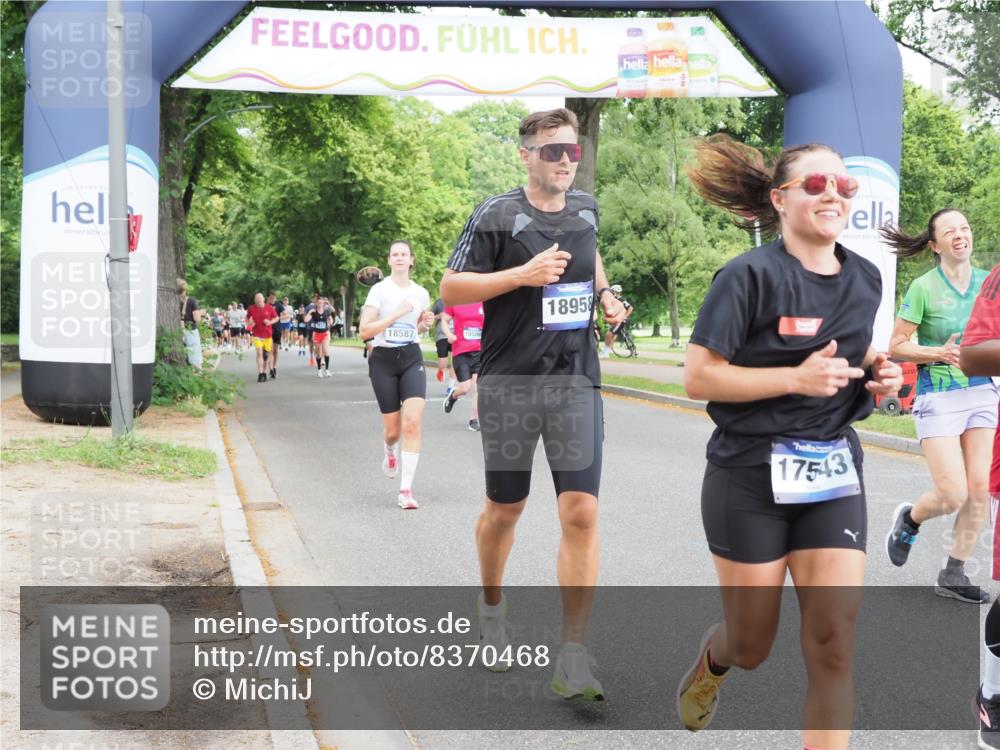 29.06.2025 - hella hamburg halbmarathon MichiJ http://msf.ph/oto/8370468 29.06.2025 10:44:33 Zwischen KM18-KM19 1239, 1387, 3141, 4579, 6592, 10599, 11018, 11043, 13863, 14266, 15664, 16227, 17543, 18325, 18531 meine-sportfotos.de