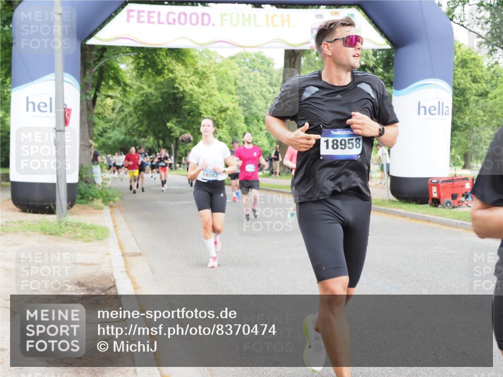 29.06.2025 - hella hamburg halbmarathon MichiJ http://msf.ph/oto/8370474 29.06.2025 10:44:34 Zwischen KM18-KM19 1239, 1387, 3141, 4579, 6592, 10599, 11018, 11043, 13863, 14266, 16227, 17543, 18325, 18508, 18531, 18587 meine-sportfotos.de