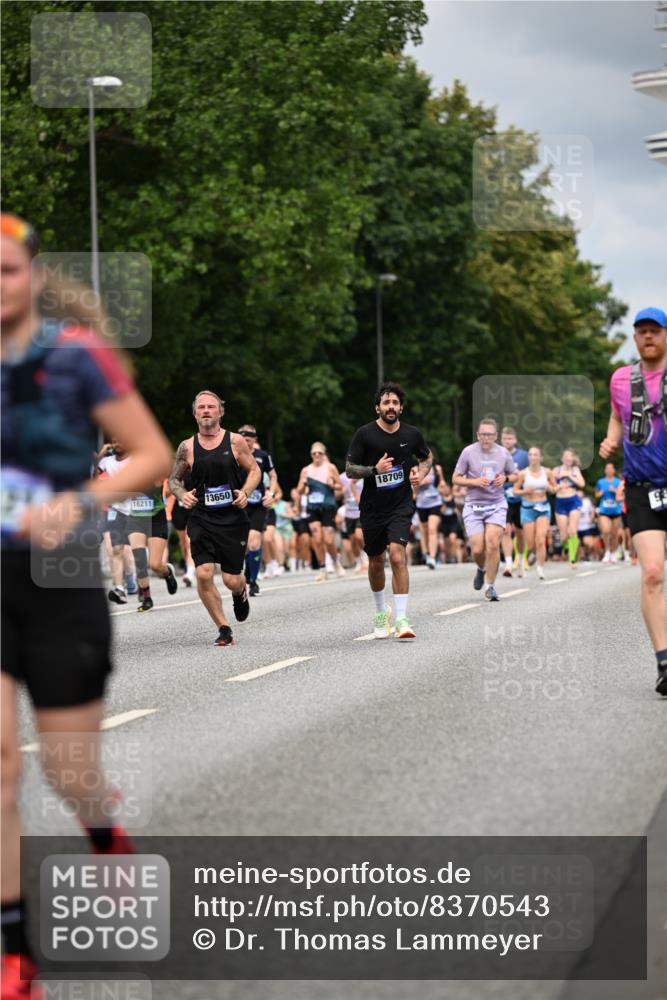 29.06.2025 - hella hamburg halbmarathon Dr. Thomas Lammeyer http://msf.ph/oto/8370543 29.06.2025 10:42:02 Kennedybrücke 1337, 1475, 1799, 1985, 2016, 2031, 2853, 3286, 3880, 4762, 5139, 5522, 5523, 6697, 6955, 7124, 7321, 7629, 8499, 8811, 8843, 8985, 9288, 9391, 9524, 9894, 10025, 10159, 10506, 10836, 11087 meine-sportfotos.de