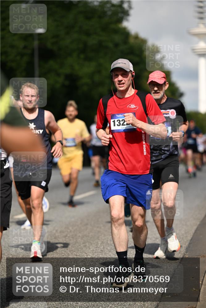 29.06.2025 - hella hamburg halbmarathon Dr. Thomas Lammeyer http://msf.ph/oto/8370569 29.06.2025 09:57:36 Kennedybrücke 1424, 1466, 1902, 2098, 2270, 2516, 2823, 2937, 3414, 3785, 3852, 4140, 4183, 4235, 4237, 4247, 4949, 5115, 5362, 5460, 5528, 5532, 5650, 6282, 6388, 6831, 7167, 7385, 7480, 7734, 8023, 8269, 8743, 8928, 9030, 9043, 9105, 9200, 9482, 9723, 9815, 9965, 10792, 11077 meine-sportfotos.de