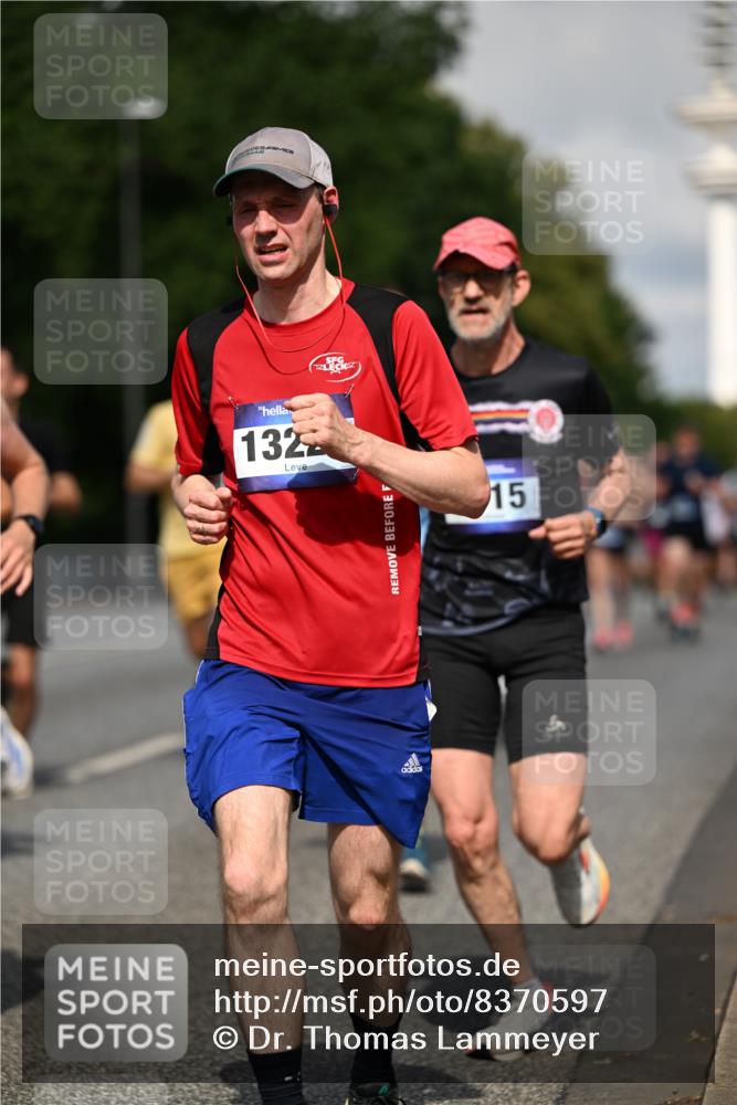 29.06.2025 - hella hamburg halbmarathon Dr. Thomas Lammeyer http://msf.ph/oto/8370597 29.06.2025 09:57:36 Kennedybrücke 1424, 1466, 1902, 2098, 2270, 2516, 2823, 2937, 3414, 3785, 3852, 4140, 4183, 4235, 4237, 4247, 4949, 5115, 5362, 5460, 5528, 5532, 5650, 6282, 6388, 6831, 7167, 7385, 7480, 7734, 8023, 8269, 8743, 8928, 9030, 9043, 9105, 9200, 9482, 9723, 9815, 9965, 10792, 11077 meine-sportfotos.de