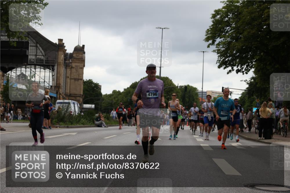 29.06.2025 - hella hamburg halbmarathon Yannick Fuchs http://msf.ph/oto/8370622 29.06.2025 10:53:39 20KM 2780, 3114, 3425, 4238, 4379, 4796, 4986, 6327, 6470, 7287, 7824, 8030, 8326, 8481, 8807, 9741, 9985, 10488, 10587, 11018, 11114, 11158, 11159, 11250, 11757, 12406, 12736, 12779, 12862, 13036, 13706, 13761, 14471, 14928, 15083, 15525, 15785, 15914, 16227, 16530, 16754, 16915, 17176, 17304, 17860, 18377, 18485, 18716, 18855, 19178 meine-sportfotos.de