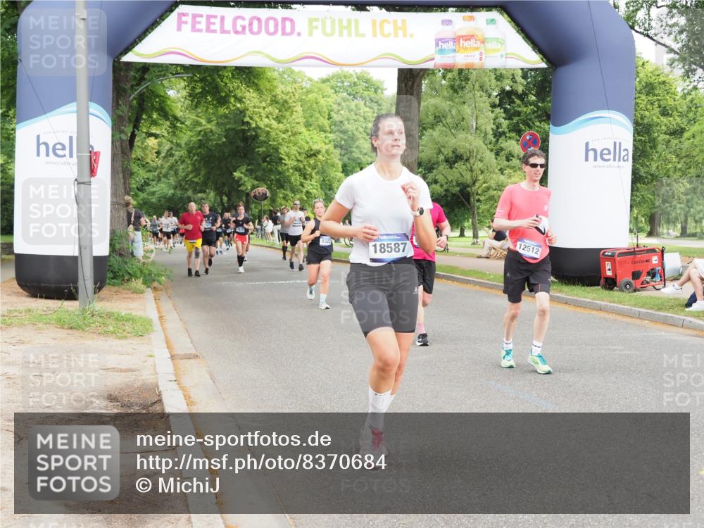 29.06.2025 - hella hamburg halbmarathon MichiJ http://msf.ph/oto/8370684 29.06.2025 10:44:35 Zwischen KM18-KM19 1239, 3141, 4579, 6592, 8322, 10599, 11018, 11043, 13863, 14266, 16227, 17543, 18508, 18587, 18652 meine-sportfotos.de